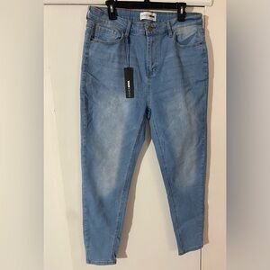 NWT Fashion Nova jeans size 16